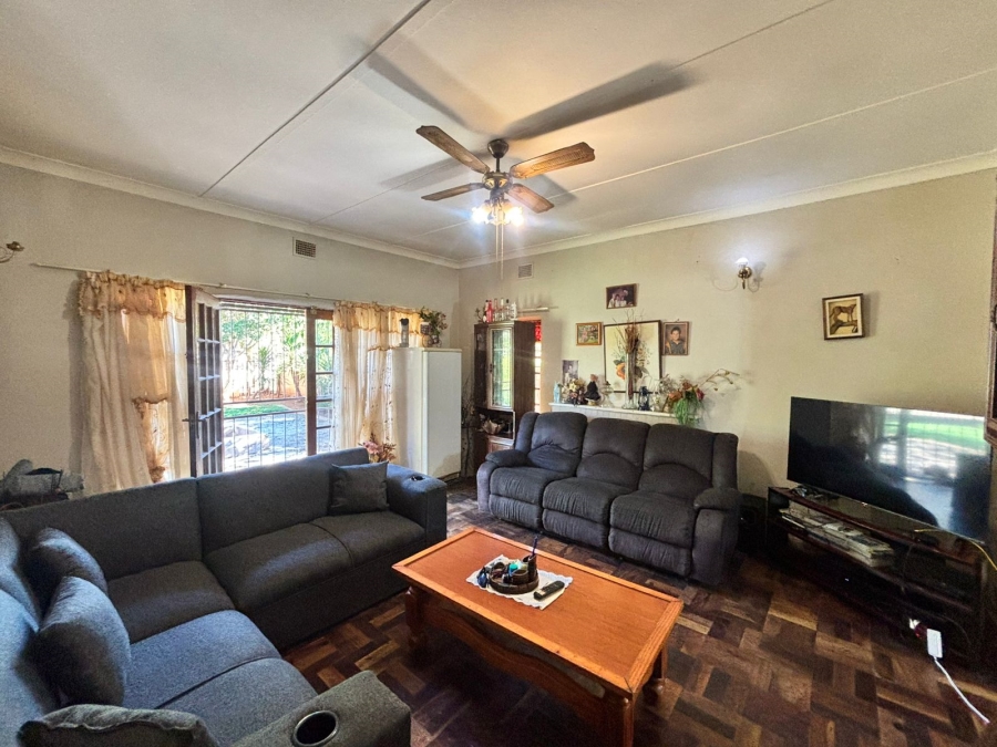 6 Bedroom Property for Sale in Songloed North West